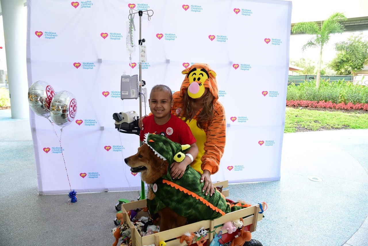 Radio Lollipop Birthday Party | Ale Ramos Therapy Animals
