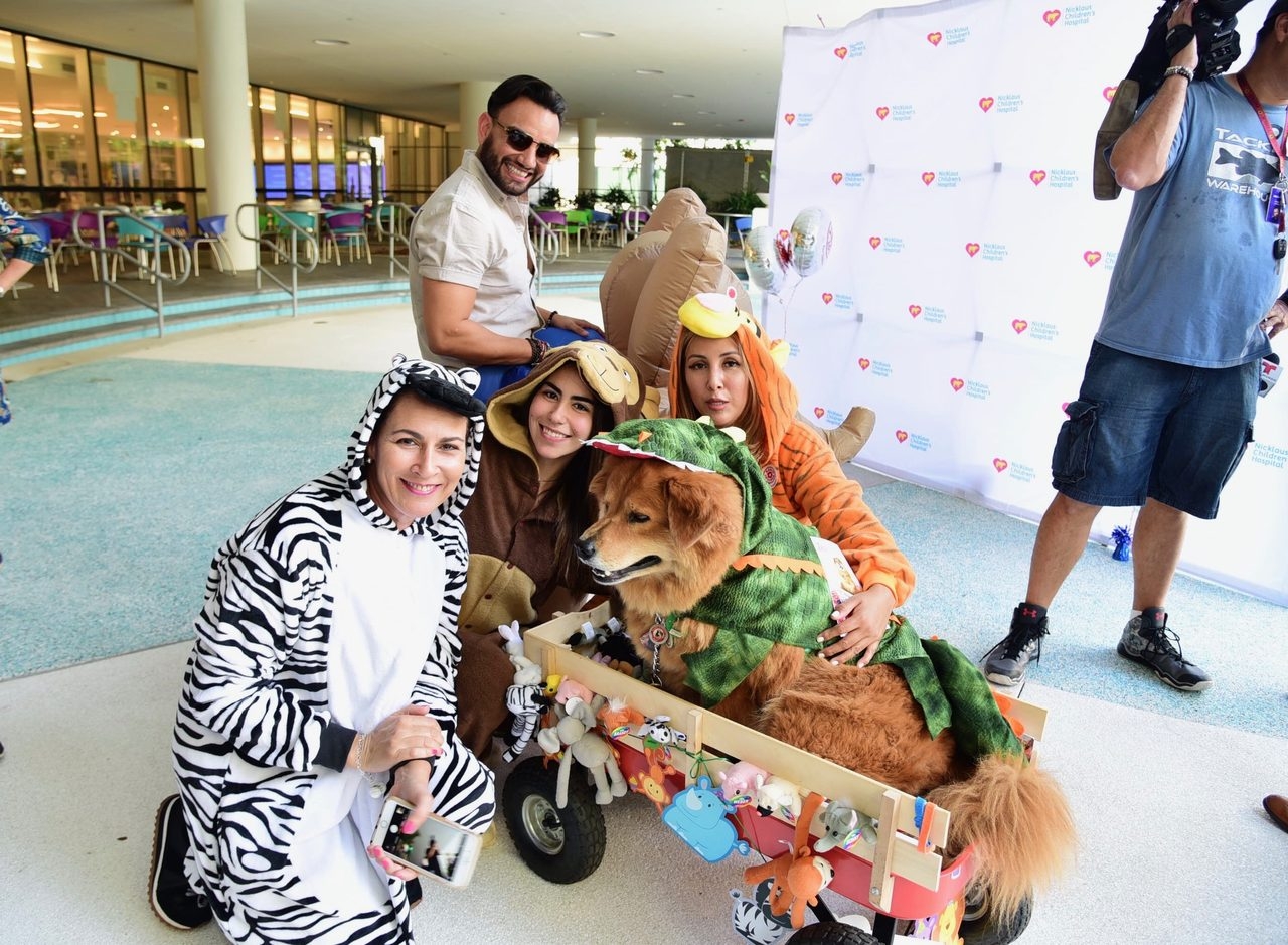 Radio Lollipop Birthday Party | Ale Ramos Therapy Animals