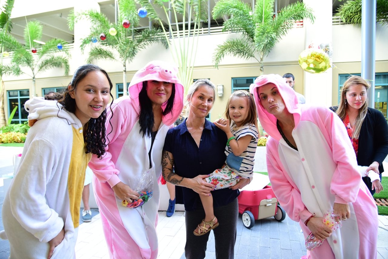 Radio Lollipop Birthday Party | Ale Ramos Therapy Animals