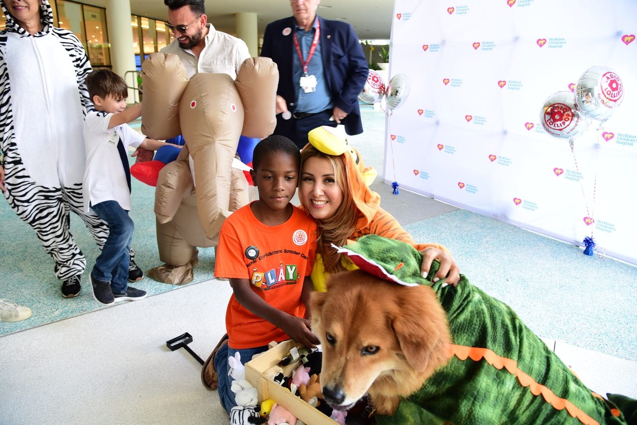 Radio Lollipop Birthday Party | Ale Ramos Therapy Animals
