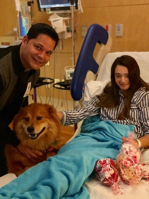 Rey Ruiz visits at Nicklaus Children’s Hospital by Radio Lollipop | Ale Ramos Therapy Animals