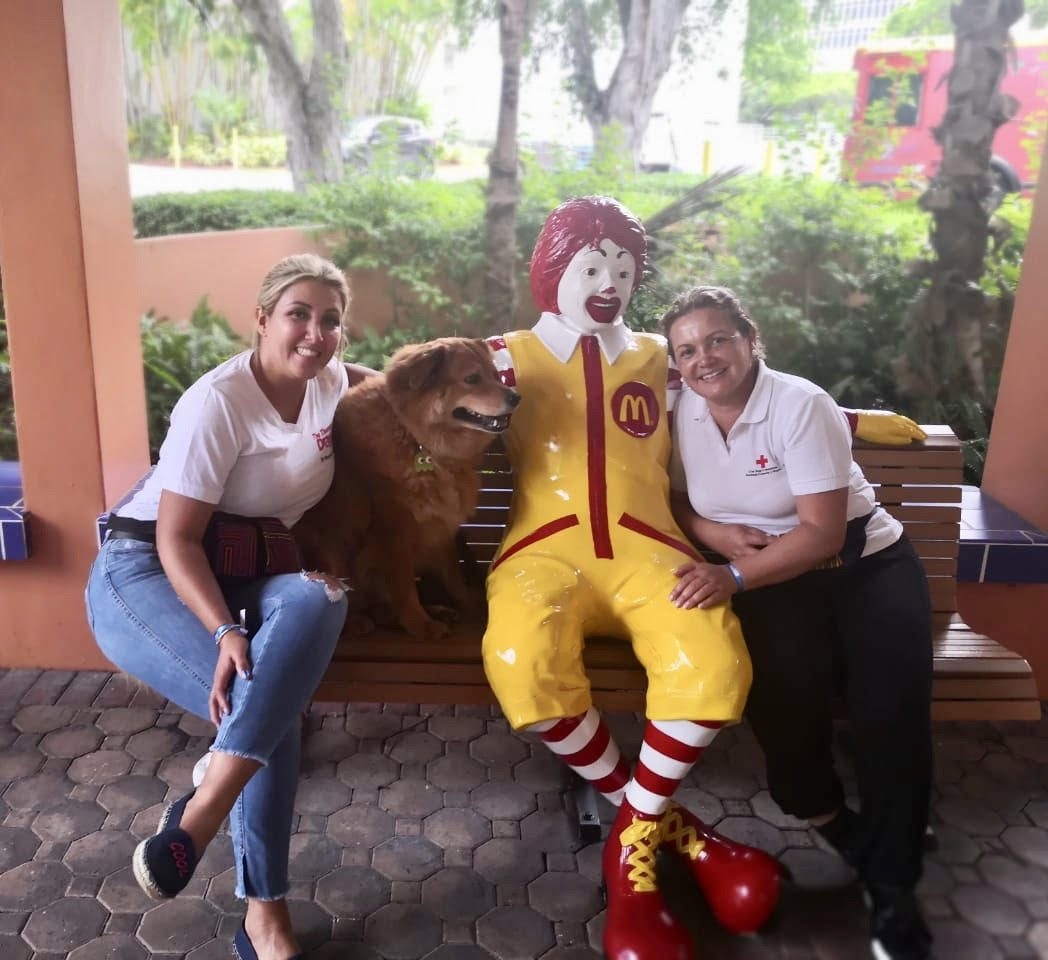 Ronald McDonald visit by Colombia Red Cross | Ale Ramos Therapy Animals