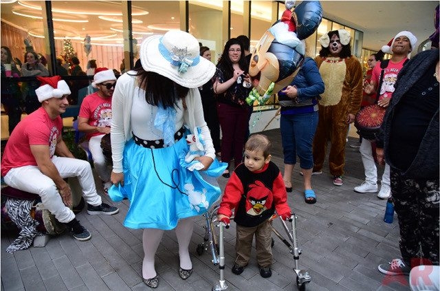 Santa Paws at Nicklaus Children’s Hospital | Ale Ramos Therapy Animals
