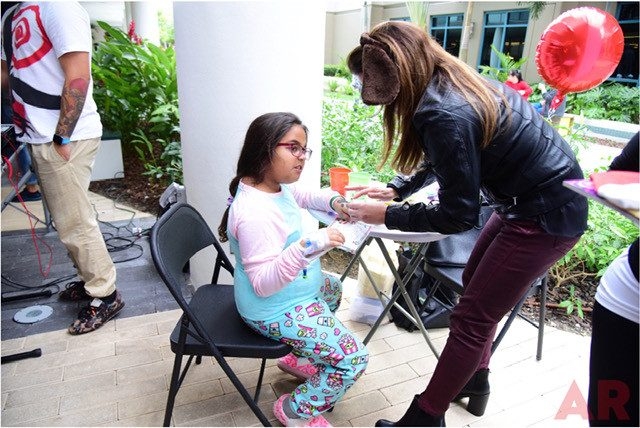 Santa Paws at Nicklaus Children’s Hospital | Ale Ramos Therapy Animals