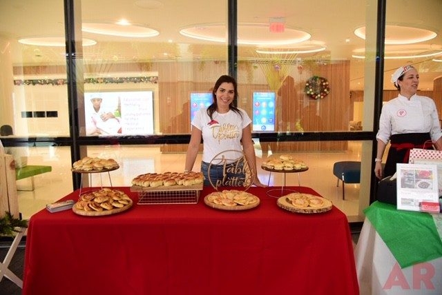 Santa Paws at Nicklaus Children’s Hospital | Ale Ramos Therapy Animals