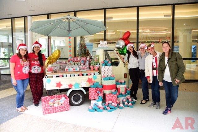 Santa Paws at Nicklaus Children’s Hospital | Ale Ramos Therapy Animals