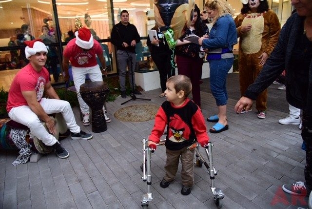 Santa Paws at Nicklaus Children’s Hospital | Ale Ramos Therapy Animals