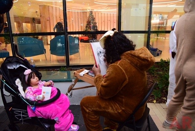Santa Paws at Nicklaus Children’s Hospital | Ale Ramos Therapy Animals