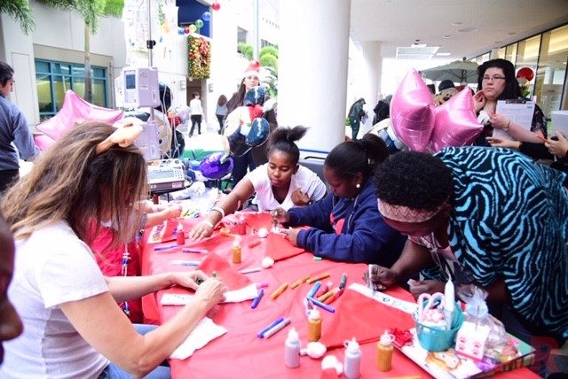 Santa Paws at Nicklaus Children’s Hospital | Ale Ramos Therapy Animals