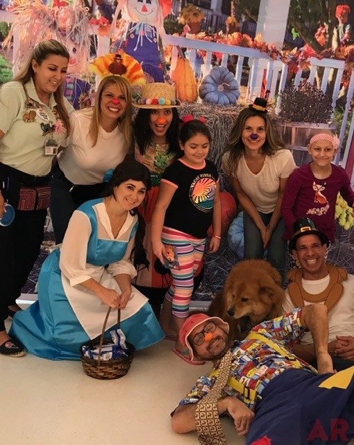 Thanksgiving Celebration by Nicklaus Children’s Hospital | Ale Ramos Therapy Animals
