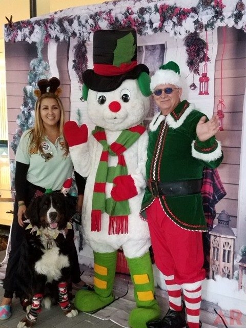 Tree Lighting Ceremony by Nicklaus Children’s Hospital | Ale Ramos Therapy Animals