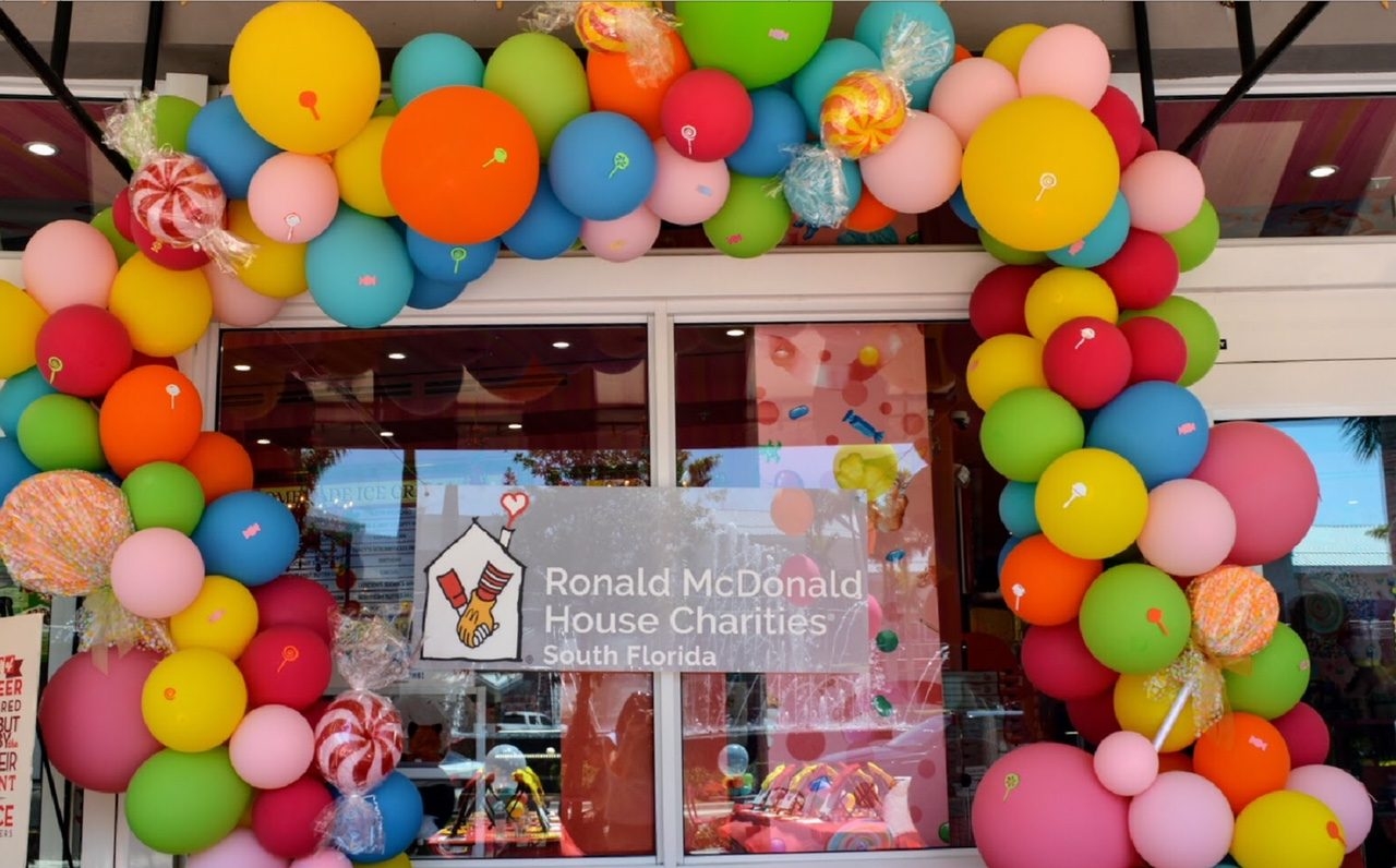 Volunteer Event by Ronald McDonald | Ale Ramos Therapy Animals