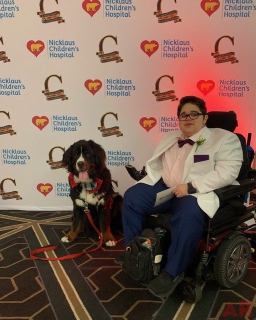6th Annual Carlin Prom Night by Nicklaus Children’s Hospital | Ale Ramos Therapy Animals