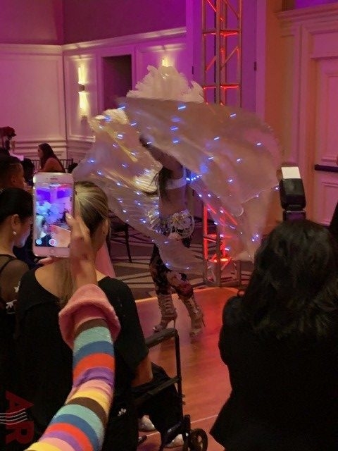 6th Annual Carlin Prom Night by Nicklaus Children’s Hospital | Ale Ramos Therapy Animals