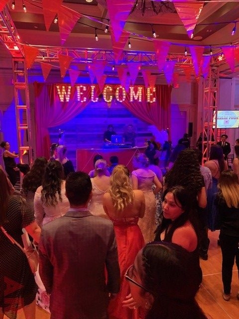 6th Annual Carlin Prom Night by Nicklaus Children’s Hospital | Ale Ramos Therapy Animals