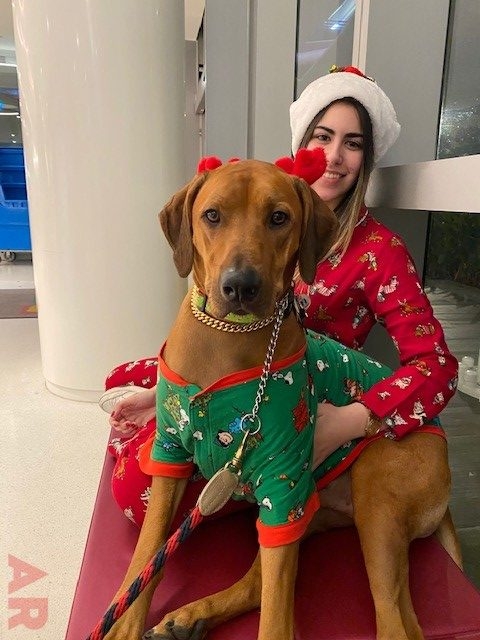 Christmas Day at Nicklaus Children’s Hospital | Ale Ramos Therapy Animals