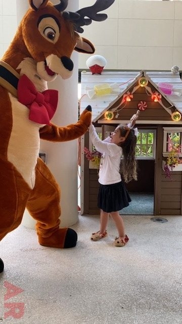 Festival of Light Ceremony by Nicklaus Children’s Hospital | Ale Ramos Therapy Animals