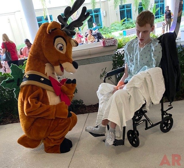 Festival of Light Ceremony by Nicklaus Children’s Hospital | Ale Ramos Therapy Animals