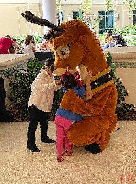 Festival of Light Ceremony by Nicklaus Children’s Hospital | Ale Ramos Therapy Animals