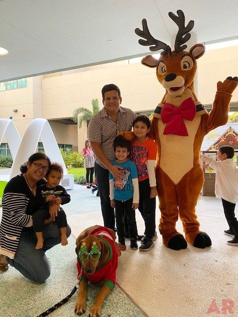 Festival of Light Ceremony by Nicklaus Children’s Hospital | Ale Ramos Therapy Animals