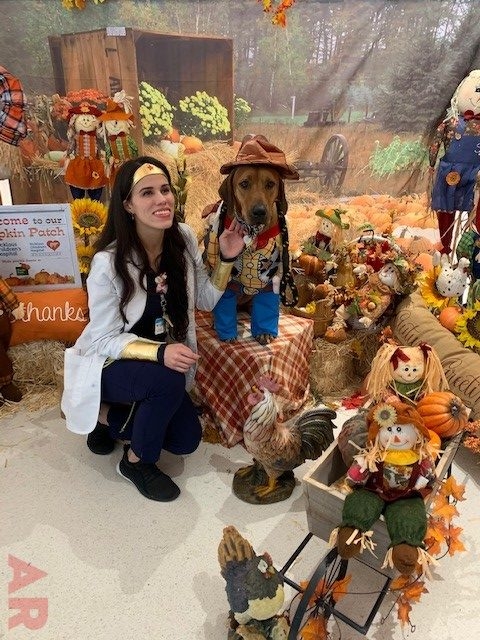 Halloween Party at Nicklaus Children’s Hospital | Ale Ramos Therapy Animals