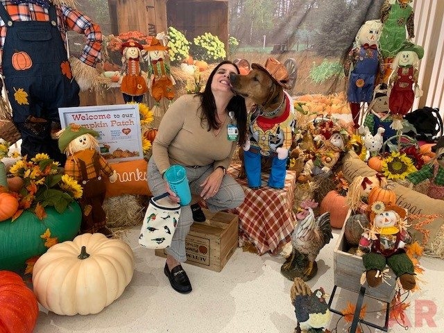 Halloween Party at Nicklaus Children’s Hospital | Ale Ramos Therapy Animals