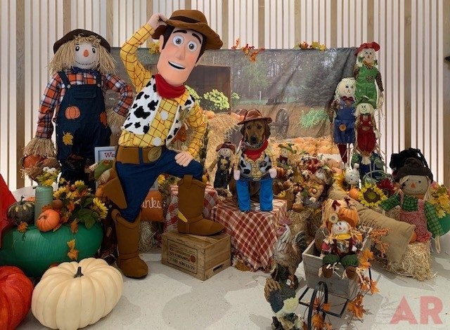 Halloween Party at Nicklaus Children’s Hospital | Ale Ramos Therapy Animals