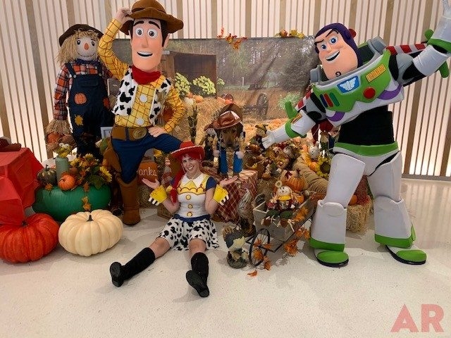 Halloween Party at Nicklaus Children’s Hospital | Ale Ramos Therapy Animals