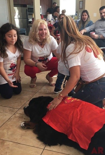 Kayson invite Apollo to celebrate his birthday | Ale Ramos Therapy Animals
