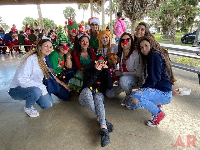 “Noche Buena” at his House Children’s Home | Ale Ramos Therapy Animals