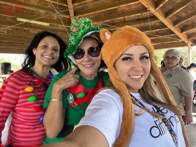 “Noche Buena” at his House Children’s Home | Ale Ramos Therapy Animals