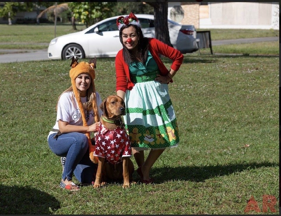 “Noche Buena” at his House Children’s Home | Ale Ramos Therapy Animals
