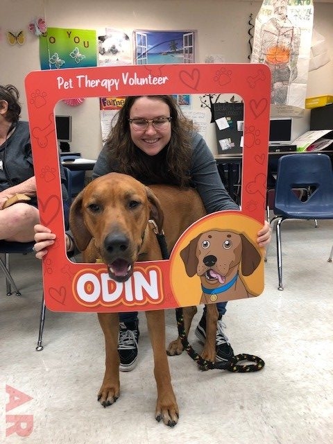 Odin visits at Senior High School MB | Ale Ramos Therapy Animals