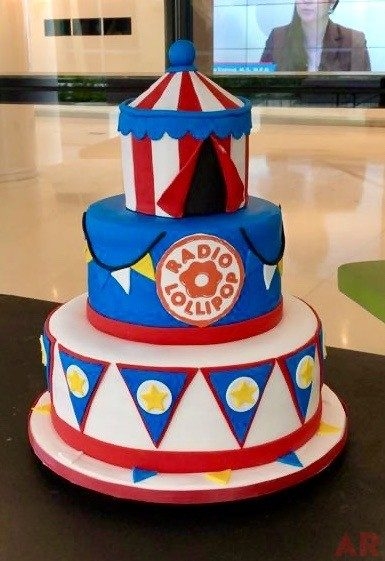 Radio Lollipop Birthday Party at Nicklaus Children’s Hospital | Ale Ramos Therapy Animals