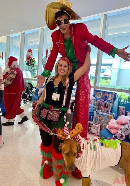 Santa Paws | Ale Ramos Therapy Animals