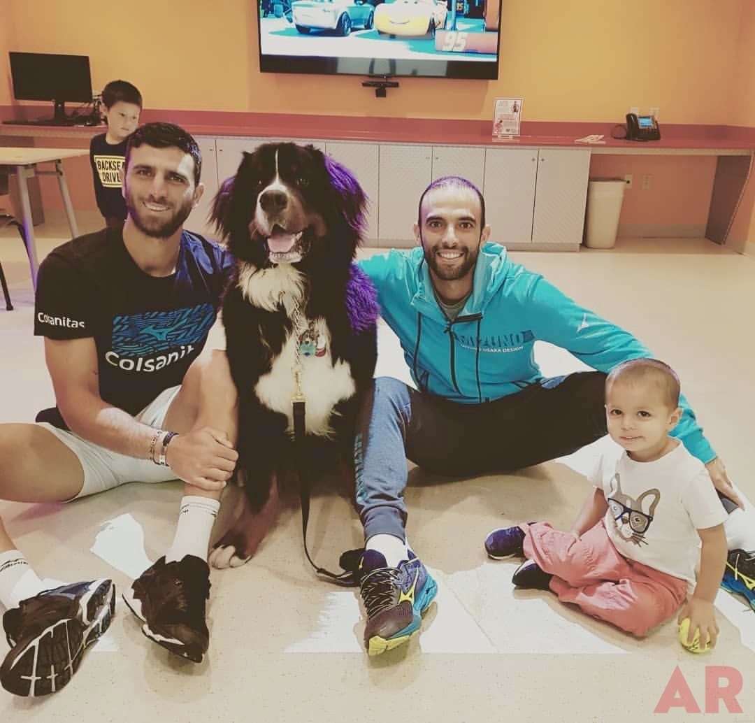 Tennis Players visit Nicklaus Children’s Hospital with Apollo | Ale Ramos Therapy Animals