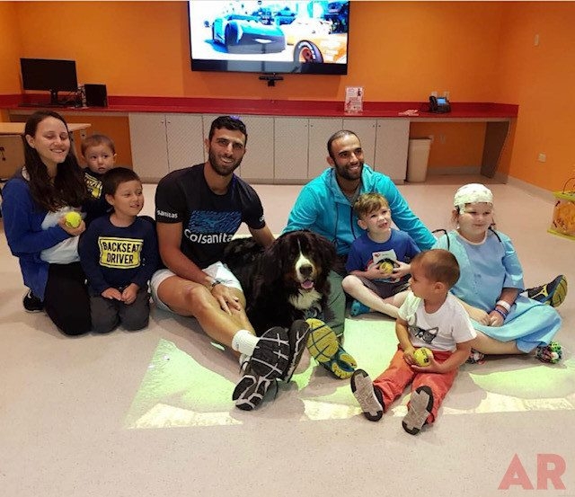 Tennis Players visit Nicklaus Children’s Hospital with Apollo | Ale Ramos Therapy Animals