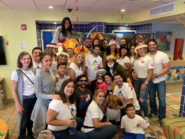 Thanksgiving Day at  Ronald MacDonalds House | Ale Ramos Therapy Animals