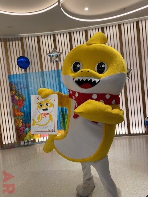 Baby Shark event at Nicklaus Children’s Hospital | Ale Ramos Therapy Animals