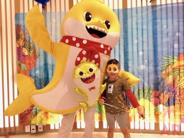 Baby Shark event at Nicklaus Children’s Hospital | Ale Ramos Therapy Animals