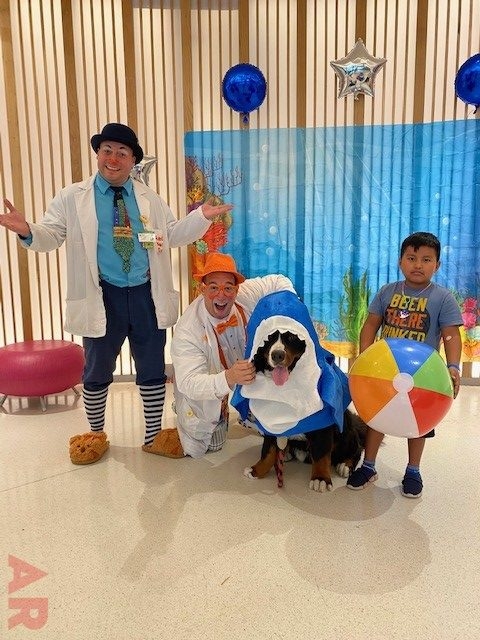 Baby Shark event at Nicklaus Children’s Hospital | Ale Ramos Therapy Animals