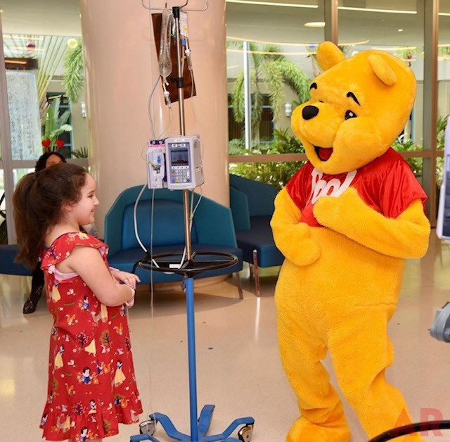 Valentine Celebration at Nicklaus Children’s Hospital Foundation | Ale Ramos Therapy Animals
