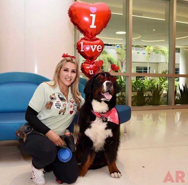 Valentine Celebration at Nicklaus Children’s Hospital Foundation | Ale Ramos Therapy Animals