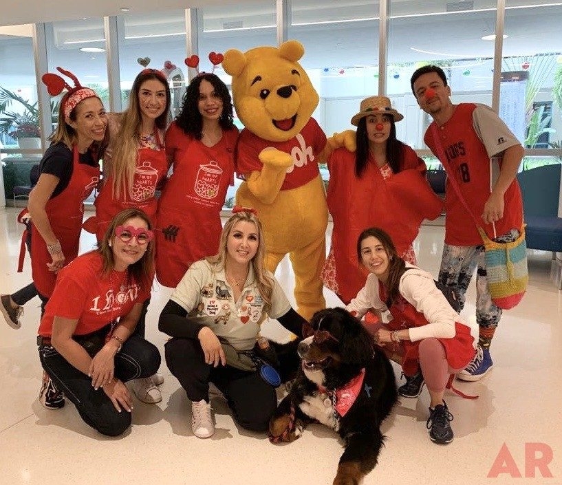 Valentine Celebration at Nicklaus Children’s Hospital Foundation | Ale Ramos Therapy Animals