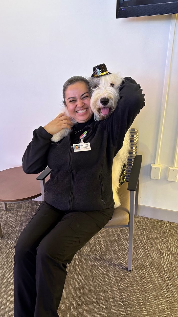 Apollo at Mount Sinai New Year Eve | Ale Ramos Therapy Animals