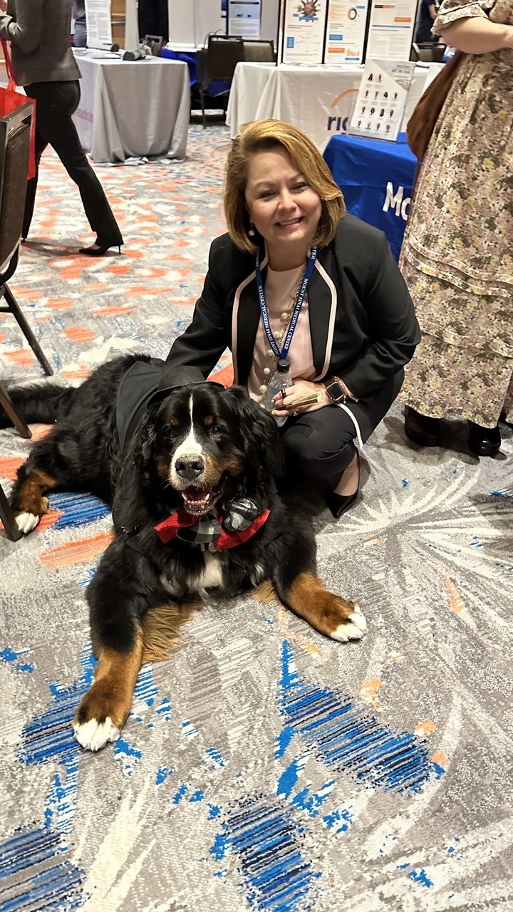 Apollo at the Mount Sinai Symposium | Ale Ramos Therapy Animals