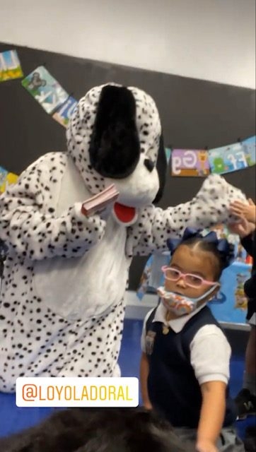 Apollo visits Loyola School | Ale Ramos Therapy Animals