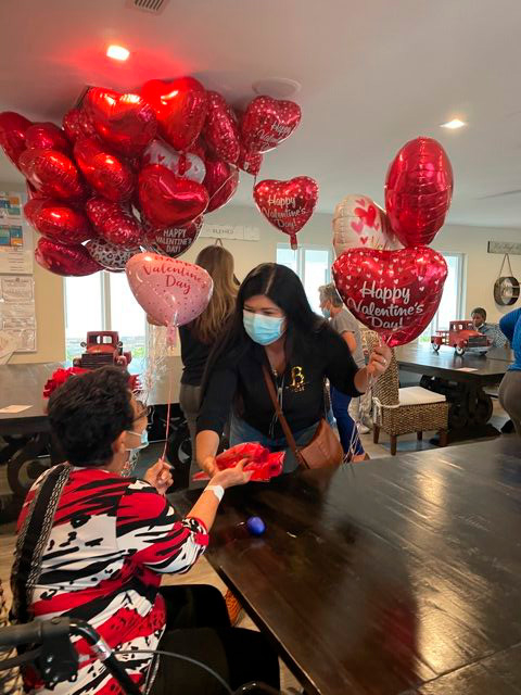 Elder Care “Salmo 23”Valentine Event | Ale Ramos Therapy Animals