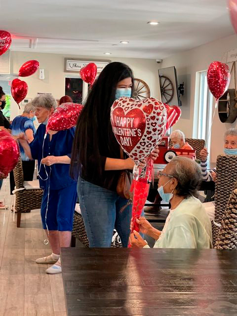 Elder Care “Salmo 23”Valentine Event | Ale Ramos Therapy Animals