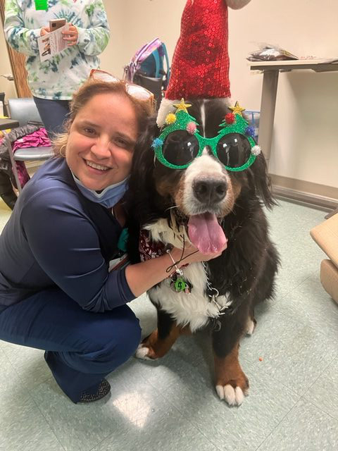 Mercy Hospital Christmas visit | Ale Ramos Therapy Animals